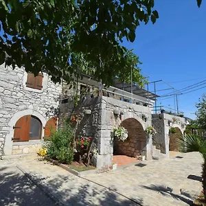 Insula Insule - Rustic & Peaceful Apartment Skrbčići